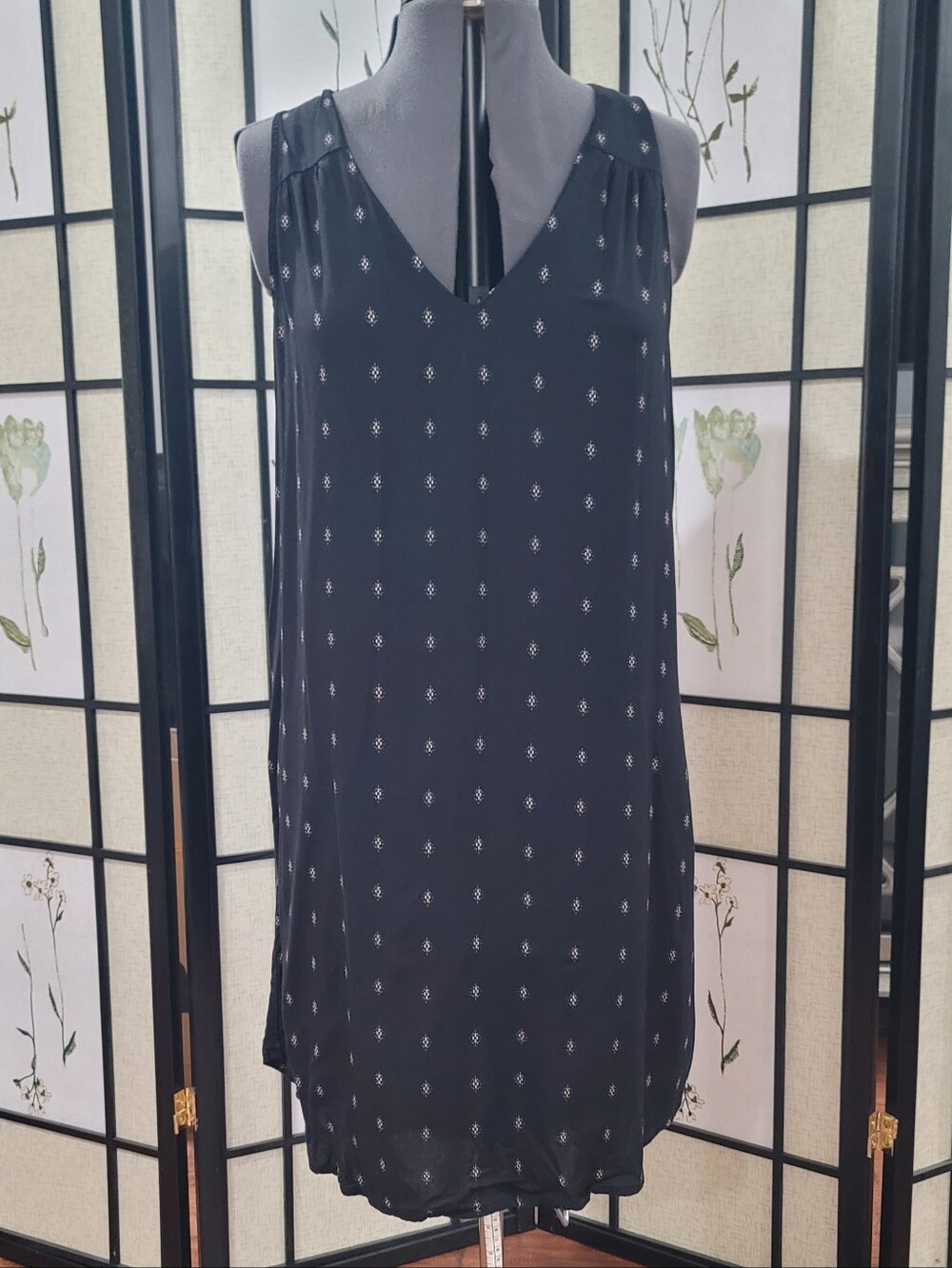 Old Navy Sleeveless Black V-Neck Tunic/Dress
